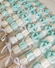 Cargar imagen en el visor de la galería, Jabones Personalizados Brocheta+ Figura