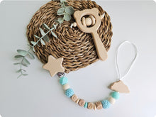 Cargar imagen en el visor de la galería, Chupeteros Personalizados Letras de madera