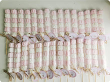 Cargar imagen en el visor de la galería, Jabones Personalizados Brocheta