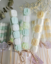 Cargar imagen en el visor de la galería, Jabones Personalizados Brocheta