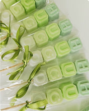 Cargar imagen en el visor de la galería, Jabones Personalizados Brocheta