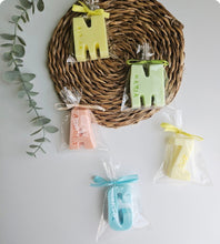 Cargar imagen en el visor de la galería, Jabones Letras XL