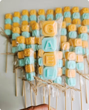 Cargar imagen en el visor de la galería, Jabones Personalizados Brocheta