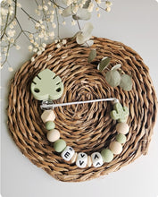 Cargar imagen en el visor de la galería, Chupetero Personalizado ( Modelo cactus )