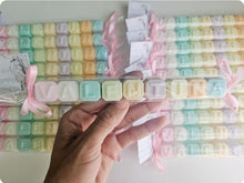 Cargar imagen en el visor de la galería, Jabones Personalizados Caramelo