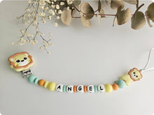 Cargar imagen en el visor de la galería, Chupetero mordedor Personalizado Leoncito