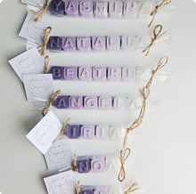 Cargar imagen en el visor de la galería, Jabones Personalizados Caramelo