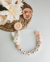 Cargar imagen en el visor de la galería, Chupeteros primera etapa conejo/elefante crochet