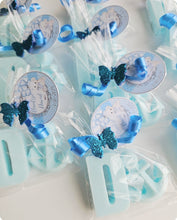 Cargar imagen en el visor de la galería, Jabones Iniciales XL + Figura Pequeña