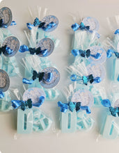 Cargar imagen en el visor de la galería, Jabones Iniciales XL + Figura Pequeña