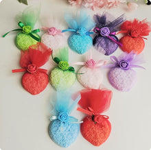 Cargar imagen en el visor de la galería, Jabón Corazón de rosas