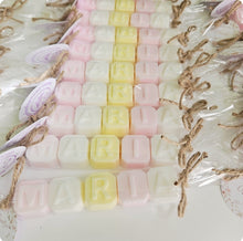 Cargar imagen en el visor de la galería, Jabones Personalizados Caramelo