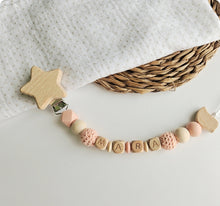 Cargar imagen en el visor de la galería, Chupeteros Personalizados Letras de madera