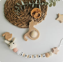 Cargar imagen en el visor de la galería, Chupeteros primera etapa conejo/elefante crochet