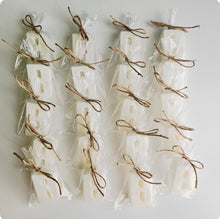 Cargar imagen en el visor de la galería, Jabones Letras XL