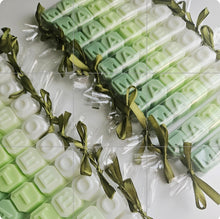 Cargar imagen en el visor de la galería, Jabones Personalizados Caramelo