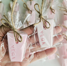 Cargar imagen en el visor de la galería, Jabones Letras XL