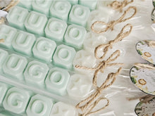 Cargar imagen en el visor de la galería, Jabones Personalizados Caramelo