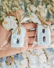 Cargar imagen en el visor de la galería, Jabones Letras XL