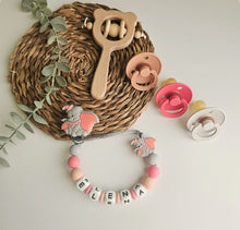 Cargar imagen en el visor de la galería, Chupetero Personalizado ( Modelo Dumbo )