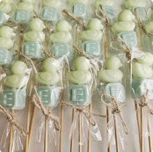 Cargar imagen en el visor de la galería, Brochetas Figura + Inicial