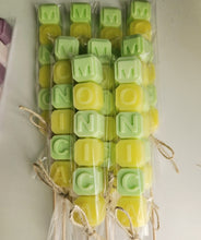 Cargar imagen en el visor de la galería, Jabones Personalizados Brocheta