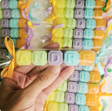 Cargar imagen en el visor de la galería, Jabones Personalizados Caramelo