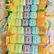 Cargar imagen en el visor de la galería, Jabones Personalizados Caramelo