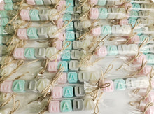 Cargar imagen en el visor de la galería, Jabones Personalizados Caramelo