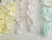 Cargar imagen en el visor de la galería, Jabones Letras XL