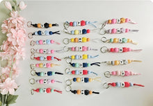 Cargar imagen en el visor de la galería, Llaveros - Identificador de mochila Inicial