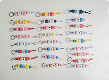 Cargar imagen en el visor de la galería, Llaveros - Identificador de mochila Inicial