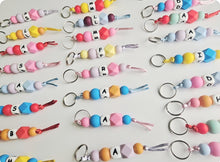 Cargar imagen en el visor de la galería, Llaveros - Identificador de mochila Inicial