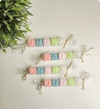 Cargar imagen en el visor de la galería, Jabones Personalizados Caramelo