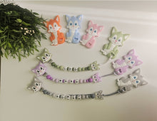 Cargar imagen en el visor de la galería, Chupetero mordedor Personalizado (Modelo zorro)