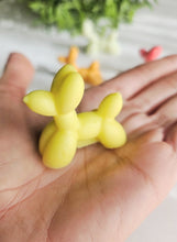 Cargar imagen en el visor de la galería, Jabones perritos globo