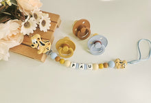 Cargar imagen en el visor de la galería, Chupetero Personalizado ( Modelo Pluto )