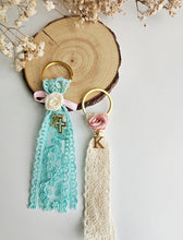 Cargar imagen en el visor de la galería, Llaveros encaje