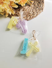 Cargar imagen en el visor de la galería, Jabones Iniciales XL + Figura Pequeña