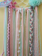 Cargar imagen en el visor de la galería, Atrapasueños Artesanales