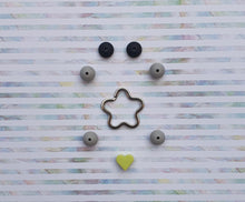 Cargar imagen en el visor de la galería, Llaveros Love Triple