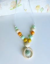 Cargar imagen en el visor de la galería, Collar de Lactancia Hera