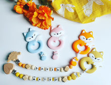 Cargar imagen en el visor de la galería, Chupetero mordedor Personalizado (Modelo Zorro durmiendo)