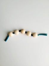 Cargar imagen en el visor de la galería, Juguete bolas y nudos