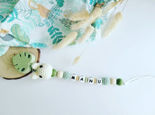 Cargar imagen en el visor de la galería, Chupeteros primera etapa conejo/elefante crochet