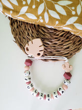 Cargar imagen en el visor de la galería, Chupetero Personalizado ( Modelo cactus )