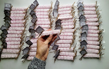 Cargar imagen en el visor de la galería, Jabones Personalizados Caramelo