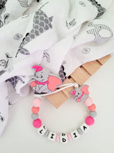 Cargar imagen en el visor de la galería, Chupetero Personalizado ( Modelo Dumbo )