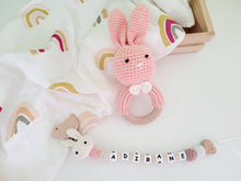 Cargar imagen en el visor de la galería, Chupeteros primera etapa conejo/elefante crochet