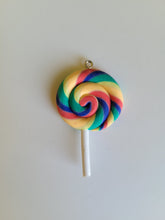 Cargar imagen en el visor de la galería, Colgante piruleta